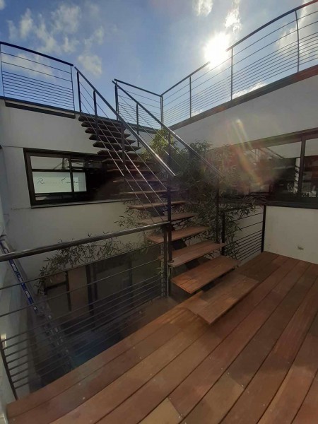 L'arbre Métal - Terrasse et escalier d'accès au Rooftop